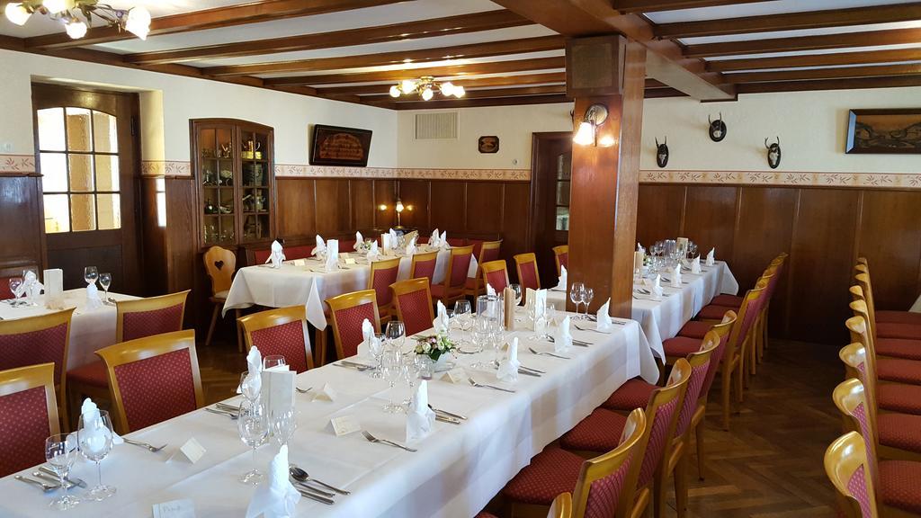 Gasthaus Zum Hirschen Рингсхайм Екстериор снимка
