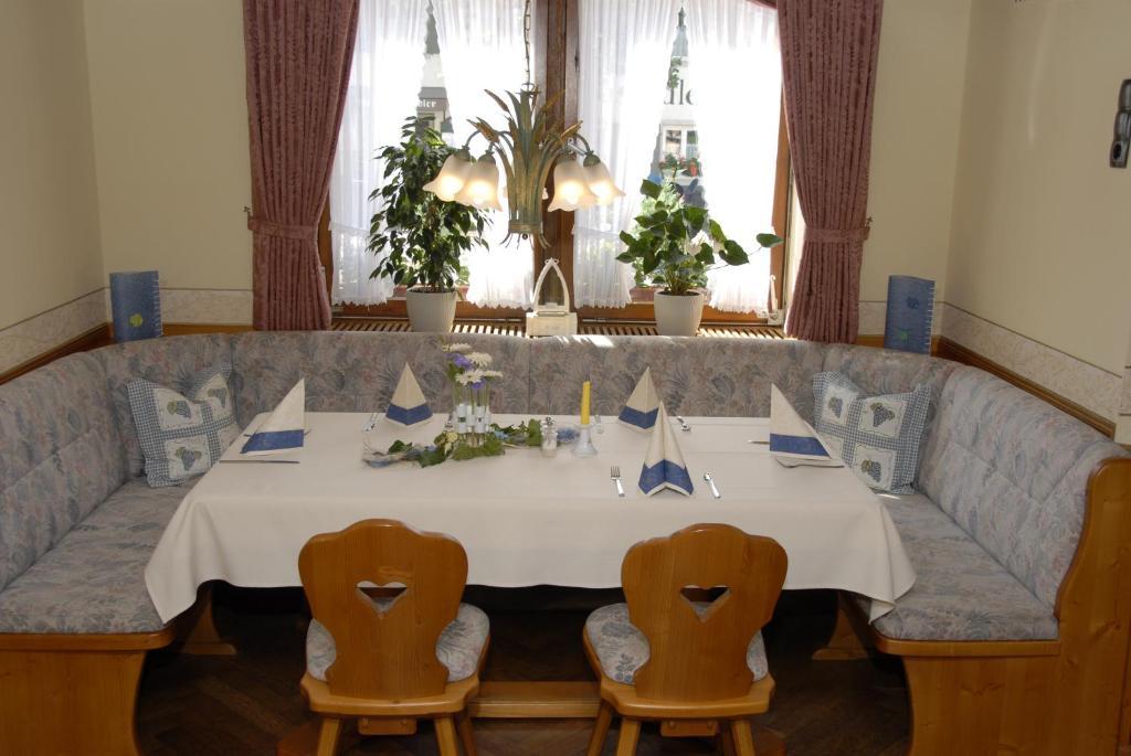 Gasthaus Zum Hirschen Рингсхайм Екстериор снимка